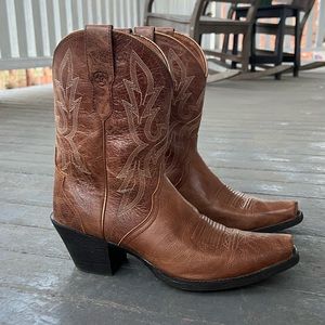Women’s Ariat boots